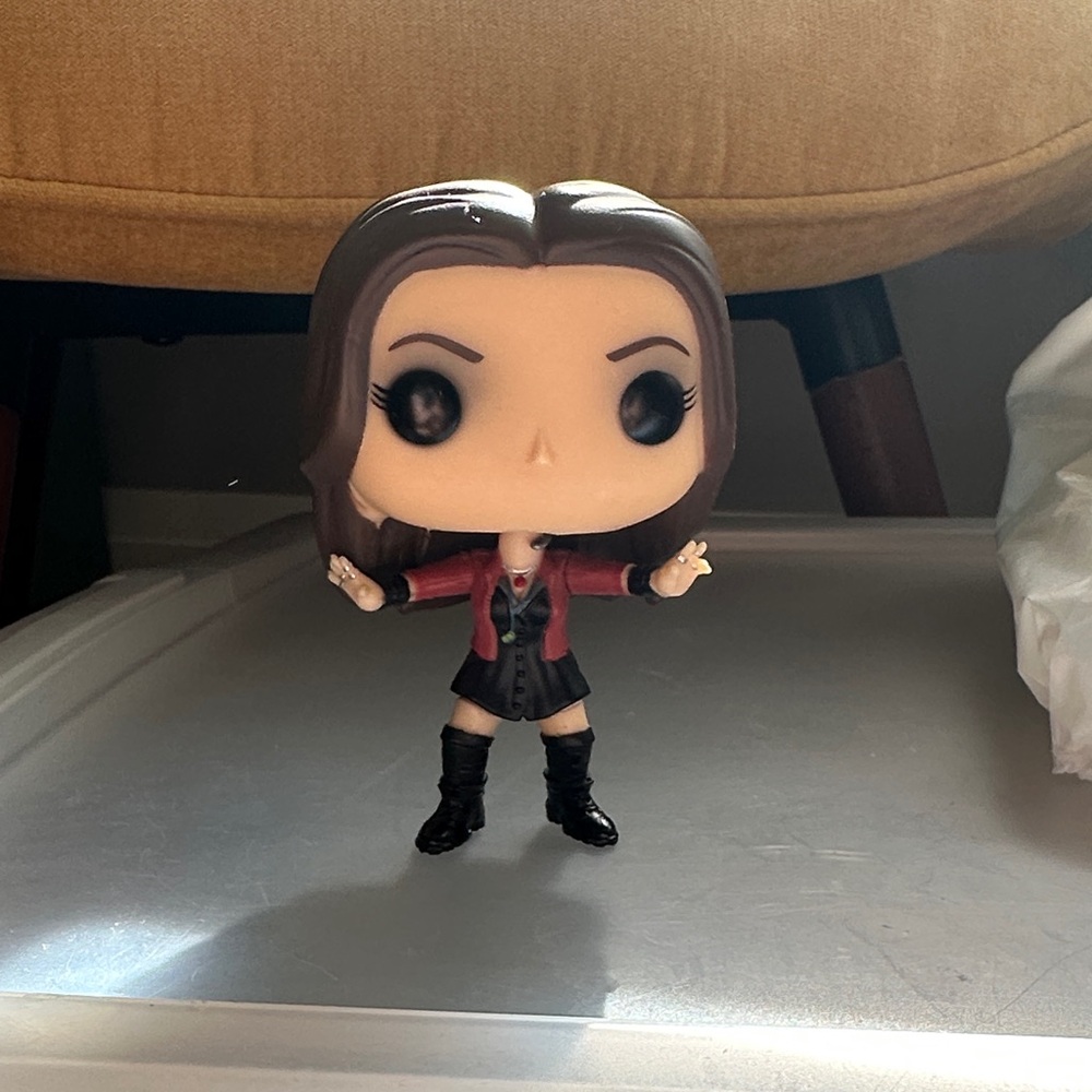 Wanda Maximoff Scarlet Witch Age of Ultron funko pop OOB